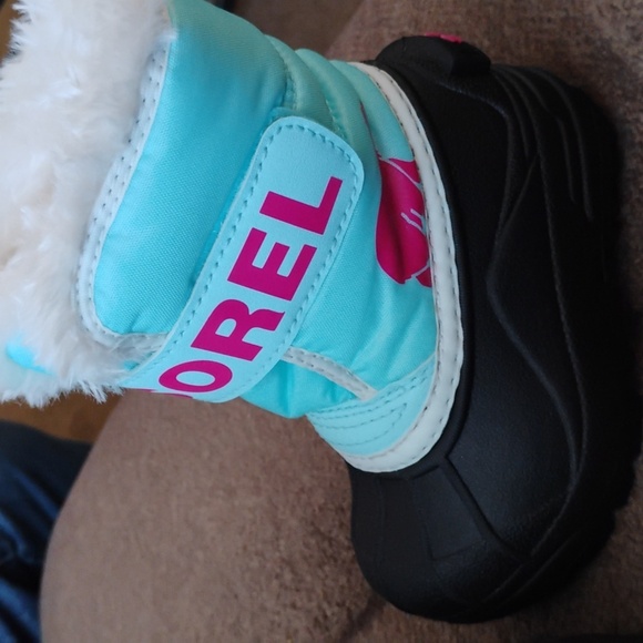 Little girls winter boots - Picture 2 of 2
